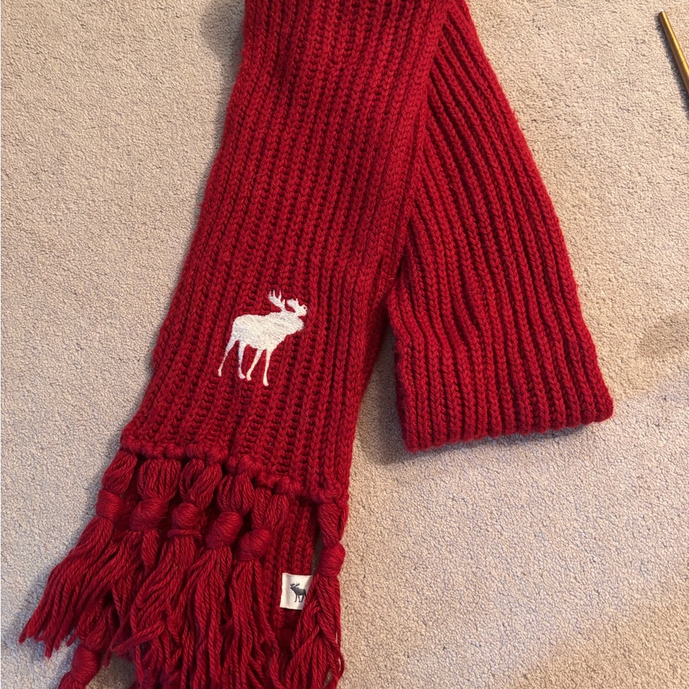 Vintage Red Knit Abercrombie Scarf with Moose Logo